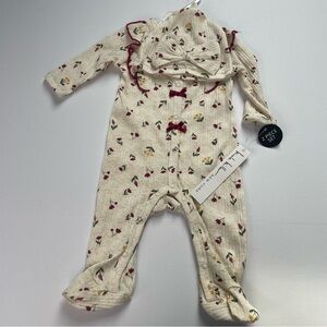 Nicole Miller New York. New 2 Pc footie and matching hat with bow. 3-6 months